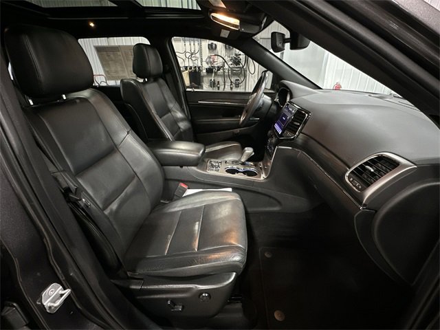 Used 2019 Jeep Grand Cherokee Limited w/ Luxury Group II image 30