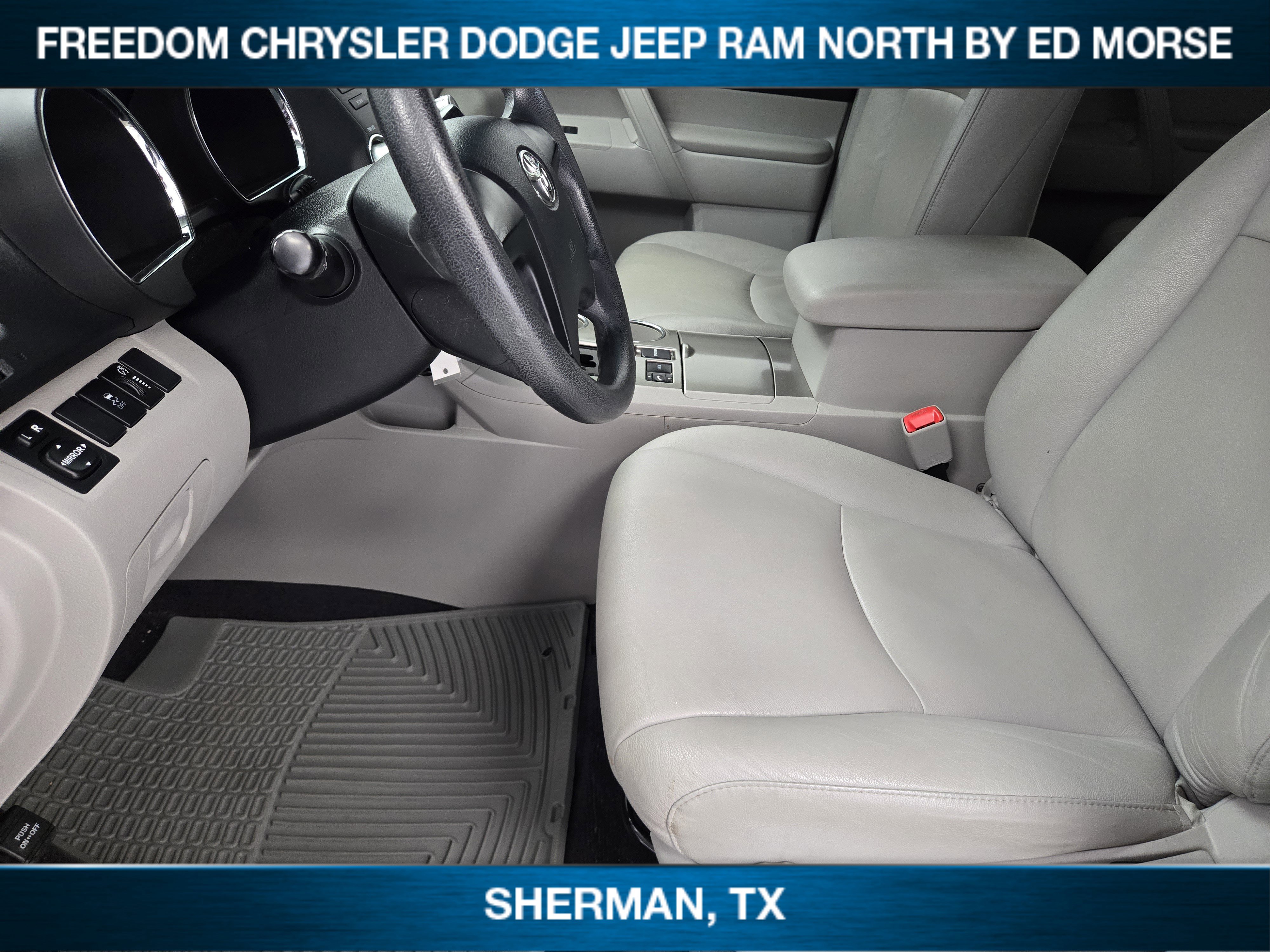 Used 2012 Toyota Highlander FWD w/ Tow Pkg image 8