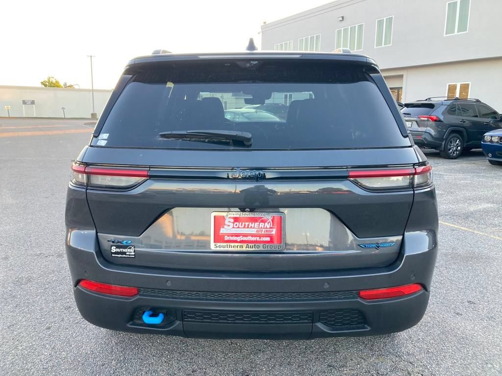 New 2024 Jeep Grand Cherokee Trailhawk w/ Advanced Protech Group II AWD/4WD image 4
