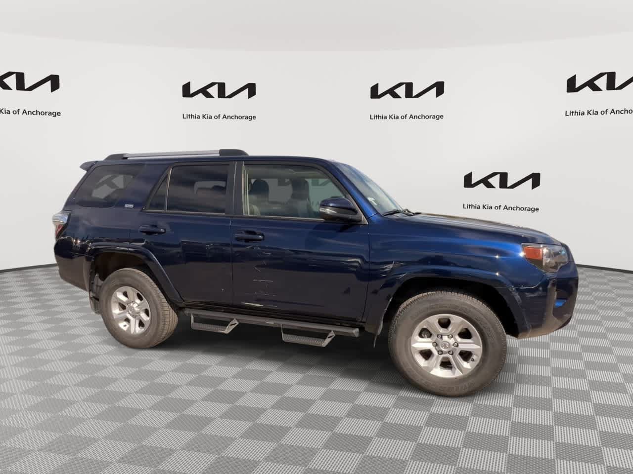 Used 2022 Toyota 4Runner SR5 Premium w/ Moonroof Package AWD/4WD image 2