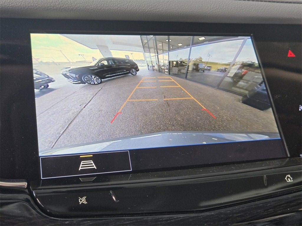 Used 2025 Cadillac XT6 Premium Luxury image 28