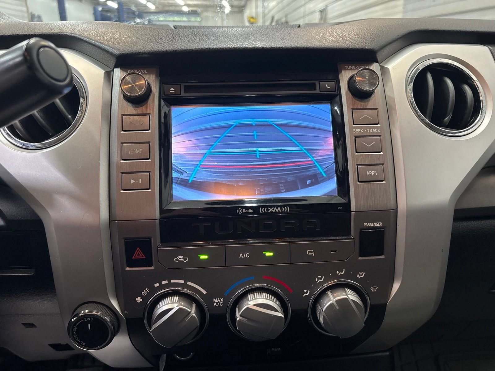 Used 2015 Toyota Tundra SR5 AWD/4WD image 19
