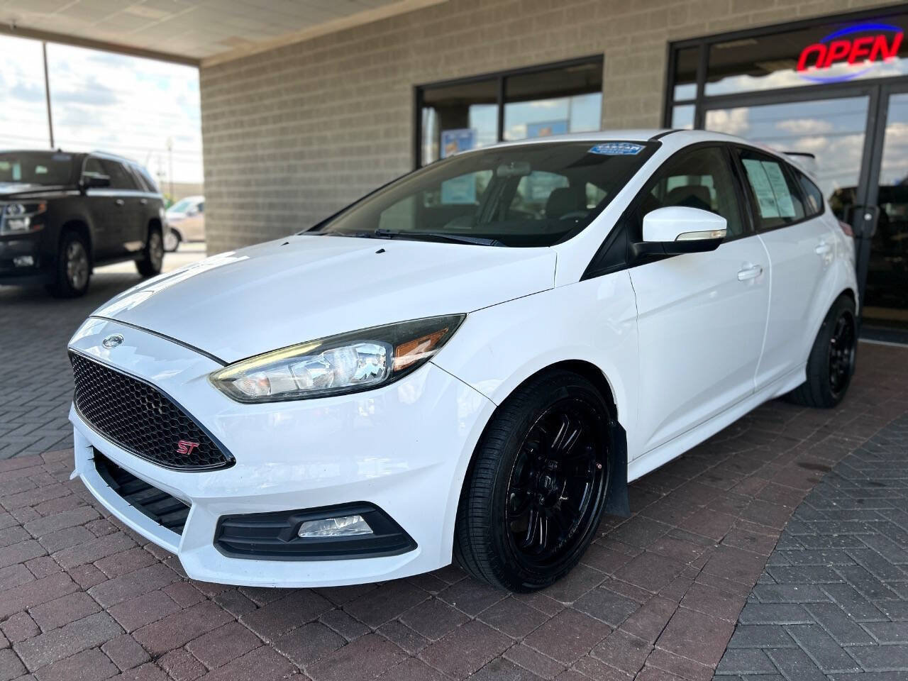 Used 2017 Ford Focus ST FWD image 27