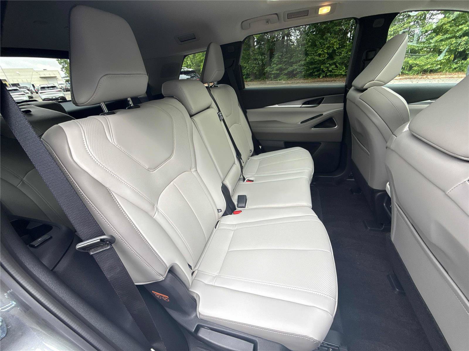 New 2027 INFINITI QX60 Luxe w/ Cargo Package FWD image 28