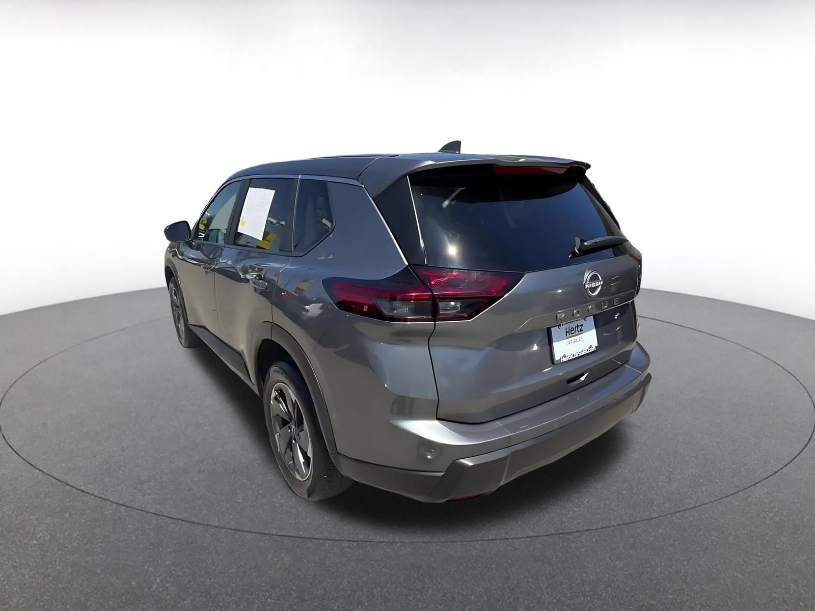 Used 2025 Nissan Rogue SV FWD image 11