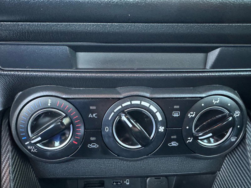 Used 2020 Toyota Yaris LE image 12