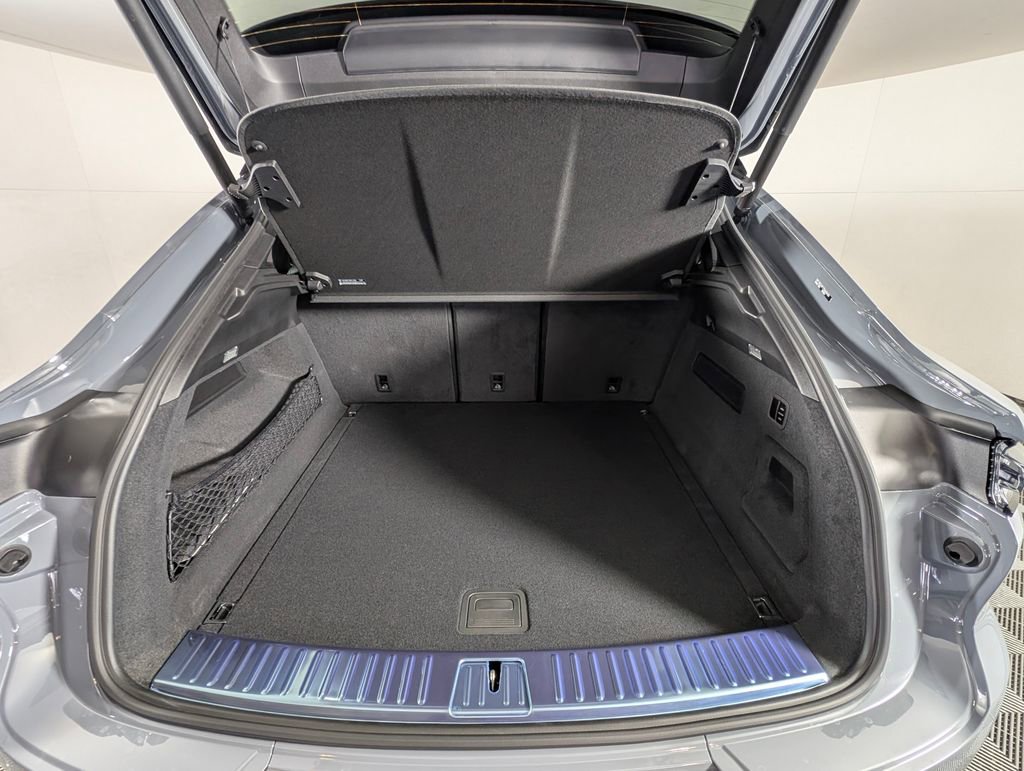 New 2026 Porsche Cayenne GTS image 17