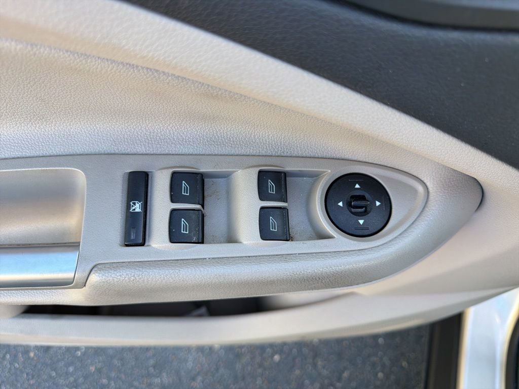 Used 2018 Ford Escape SE image 24