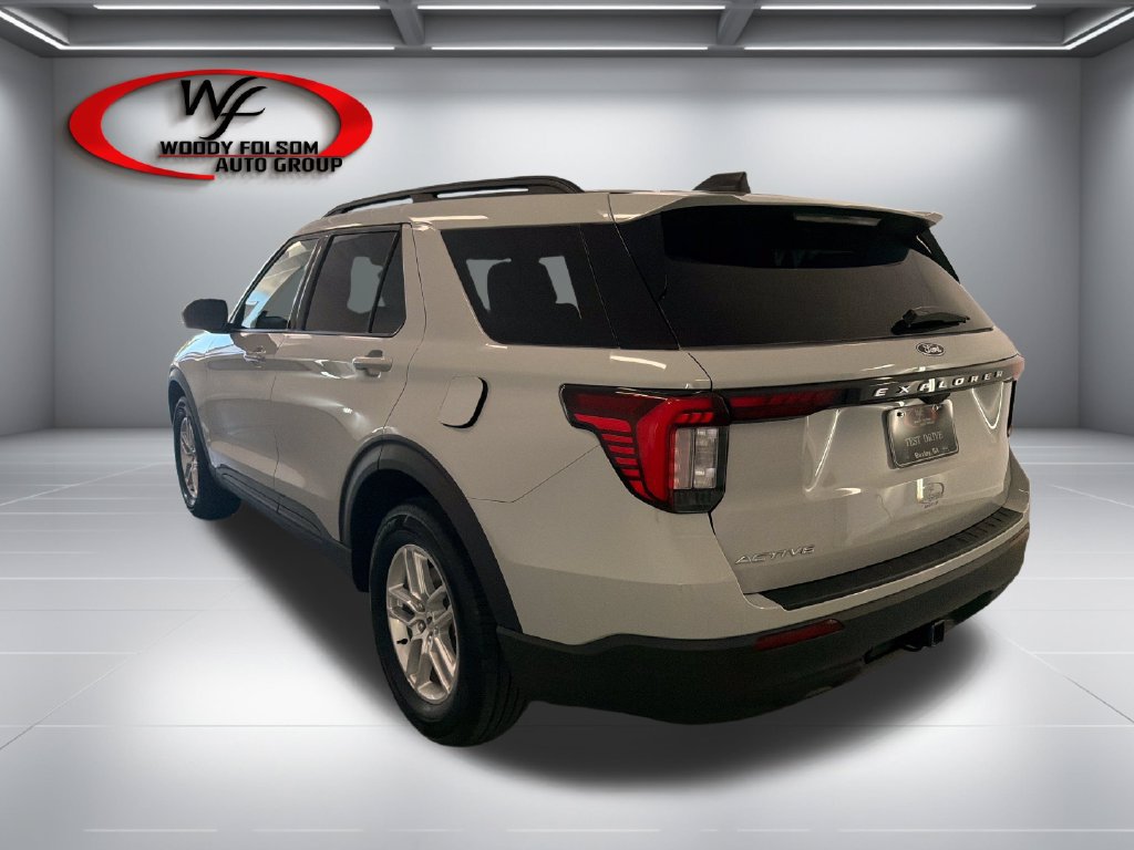 New 2027 Ford Explorer Active RWD image 8
