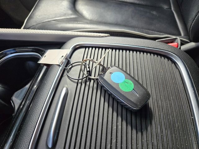 Used 2023 Chrysler Pacifica Touring-L image 25