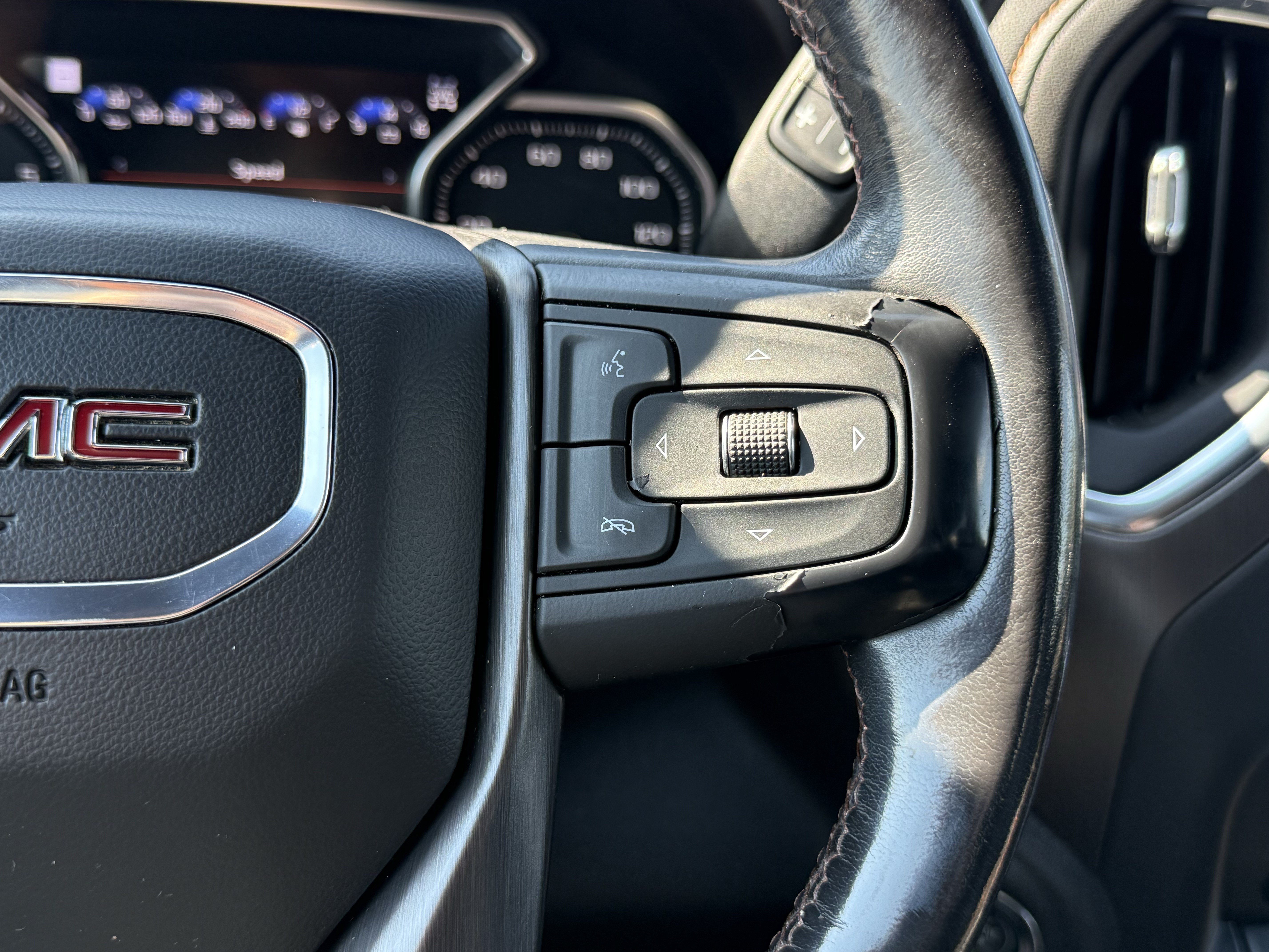Used 2020 GMC Sierra 1500 AT4 w/ AT4 Premium Package AWD/4WD image 17