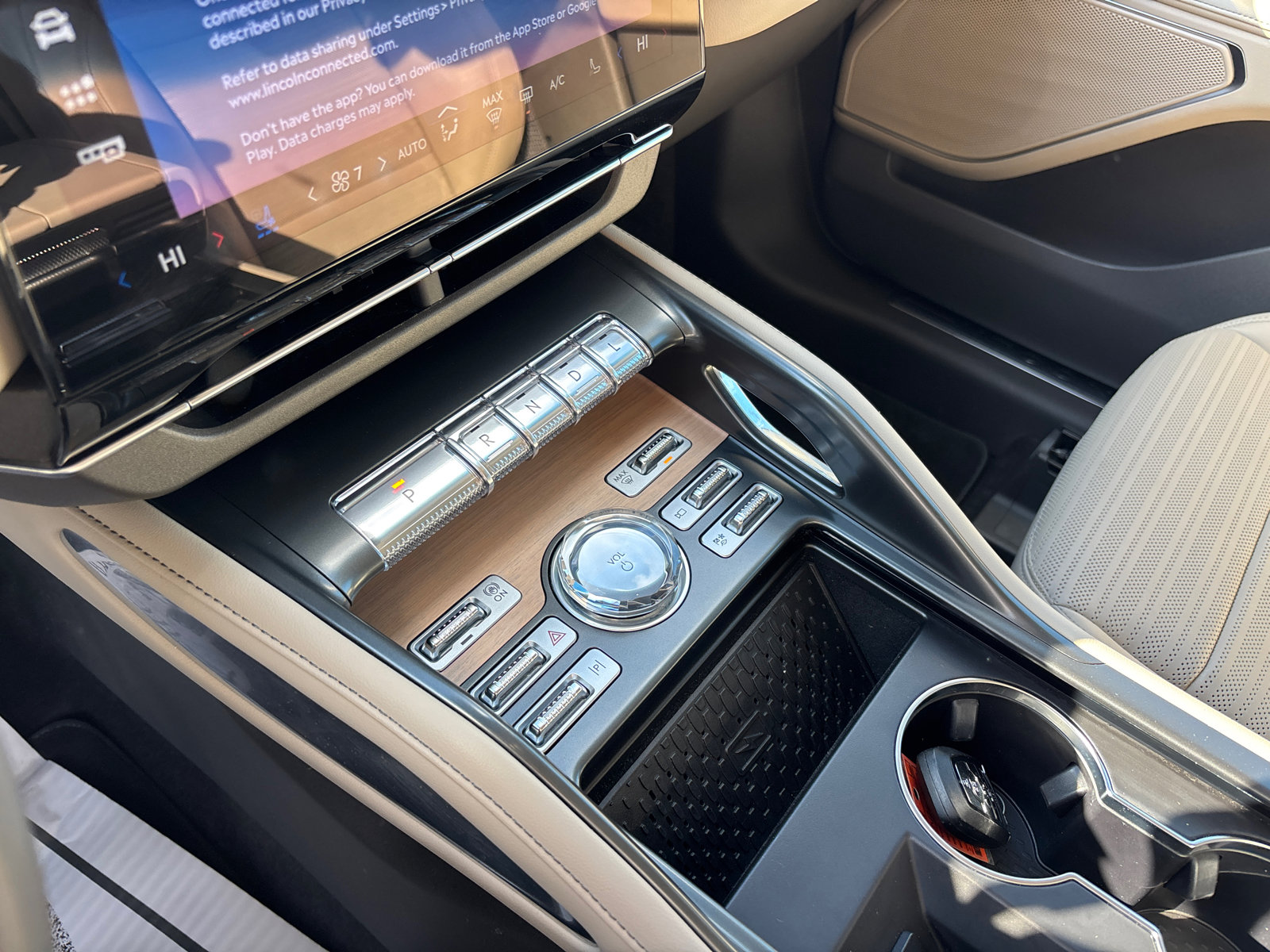 Certified 2024 Lincoln Nautilus Reserve AWD/4WD image 23