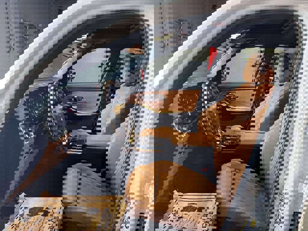 Used 2023 BMW 330i xDrive Sedan w/ Premium Package image 18