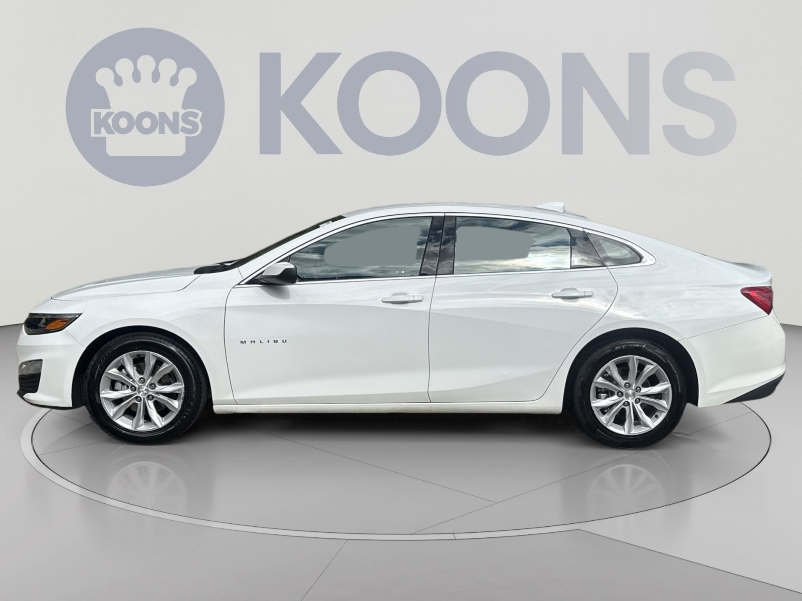 Used 2024 Chevrolet Malibu LT FWD image 2