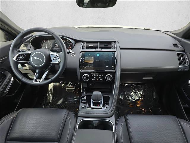 Certified 2024 Jaguar E-PACE R-Dynamic SE AWD/4WD image 9