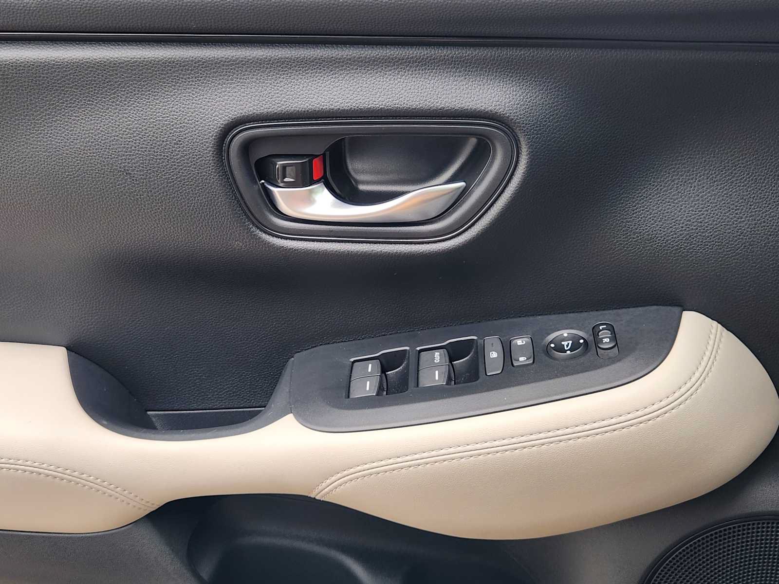 Certified 2026 Honda HR-V LX image 22