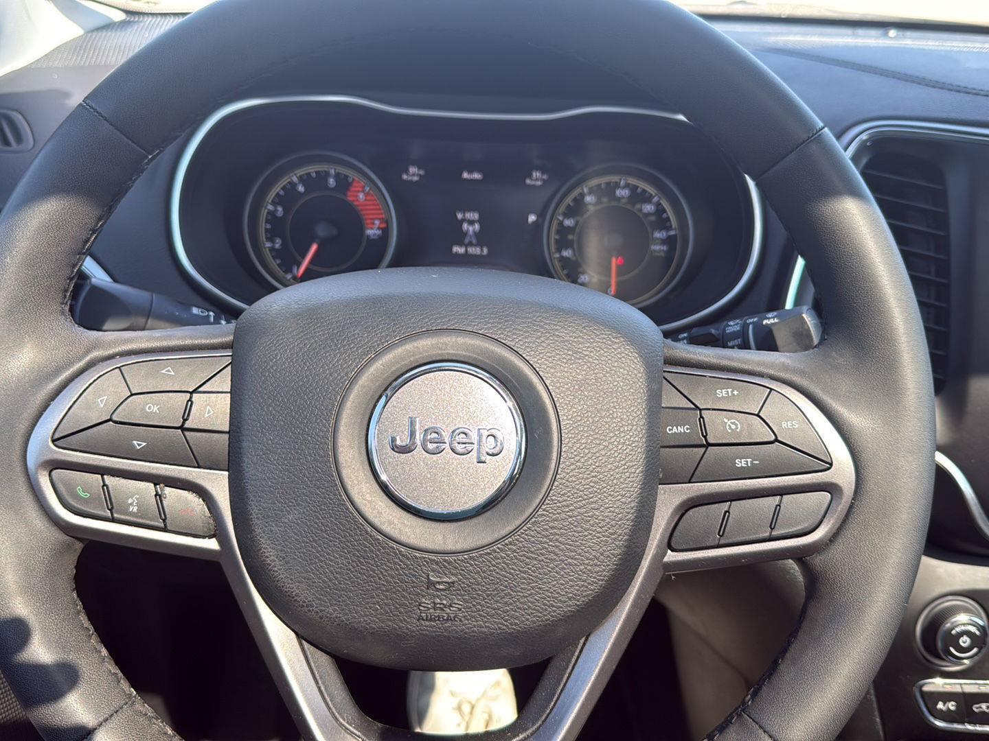 Used 2022 Jeep Cherokee Latitude Lux w/ Sun & Sound Group FWD image 11