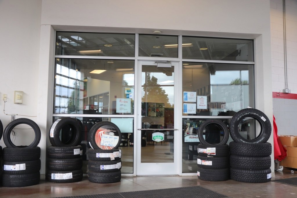 Used 2016 Jeep Renegade Limited image 37