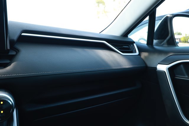 Used 2019 Toyota RAV4 XLE FWD image 26