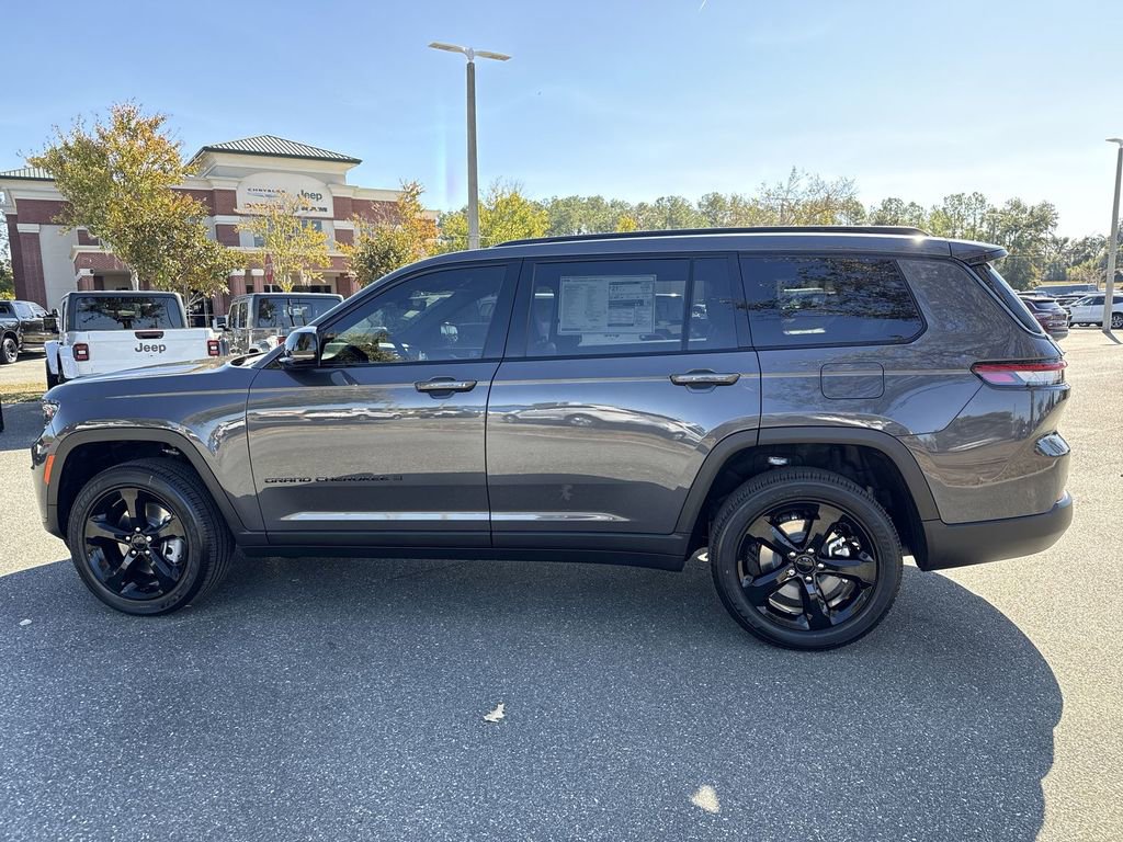 New 2025 Jeep Grand Cherokee L Altitude image 6
