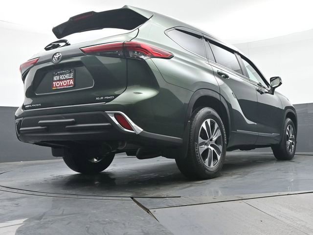 Certified 2023 Toyota Highlander XLE image 41