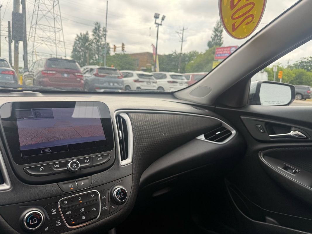 Used 2023 Chevrolet Malibu LT FWD image 16