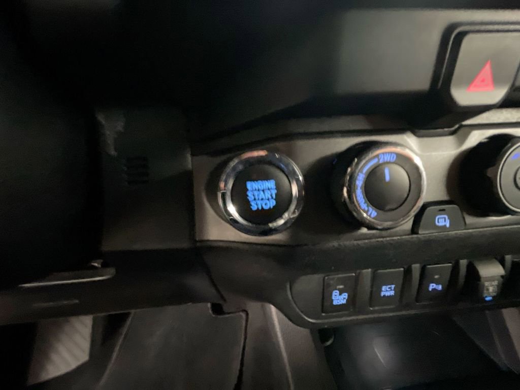 Used 2023 Toyota Tacoma TRD Off-Road image 16