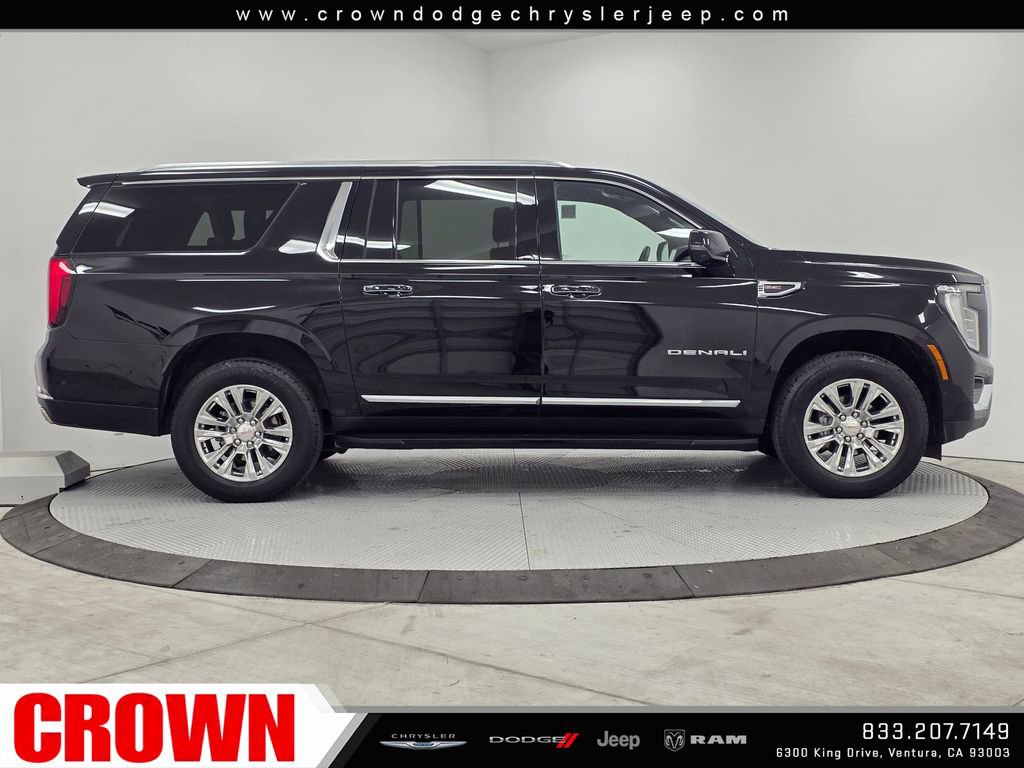 Used 2025 GMC Yukon XL Denali AWD/4WD image 8
