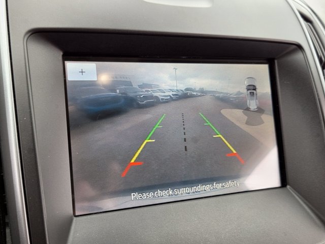 Used 2020 Ford Edge SE FWD image 19