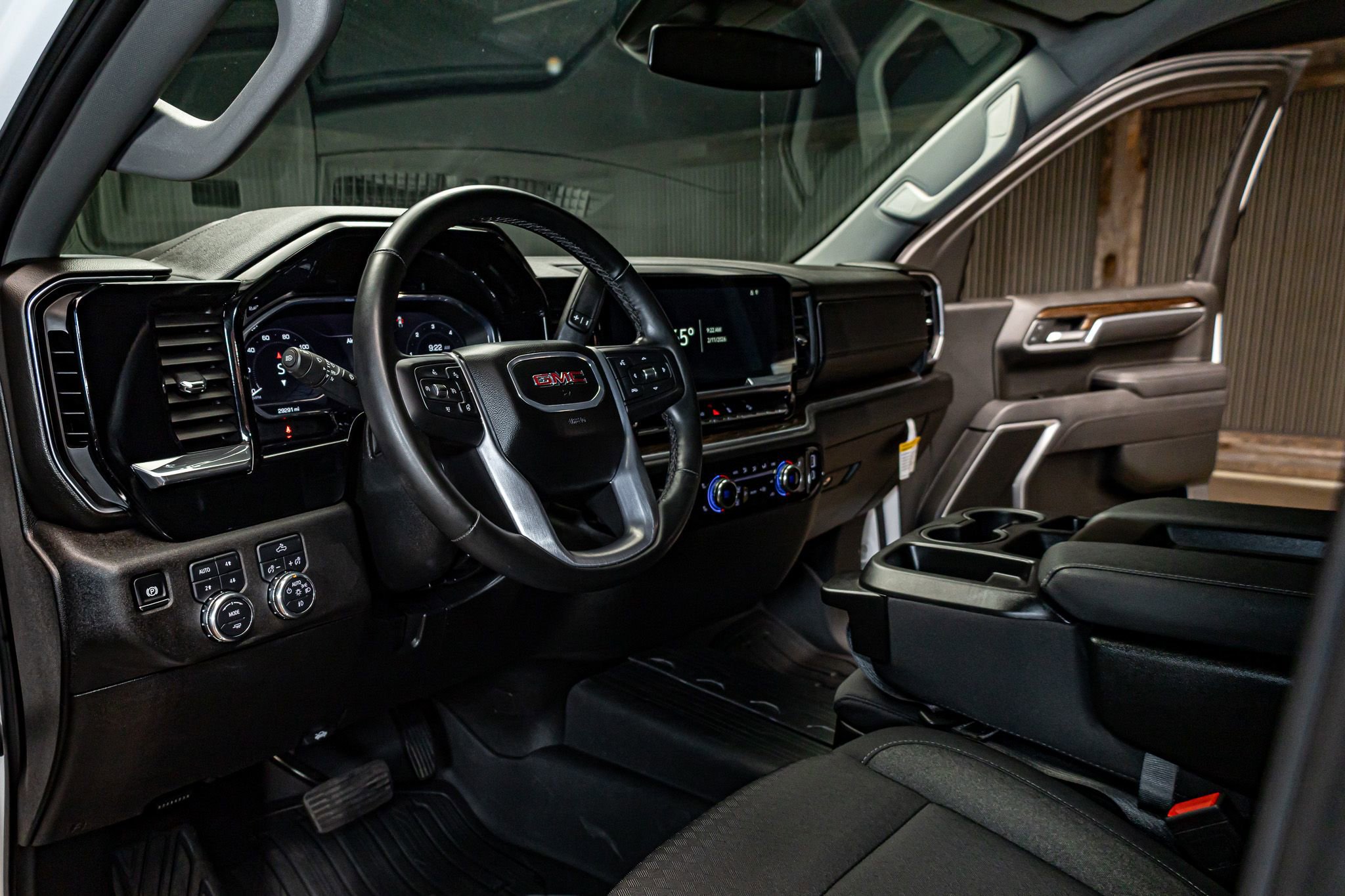 Used 2025 GMC Sierra 1500 Elevation image 17