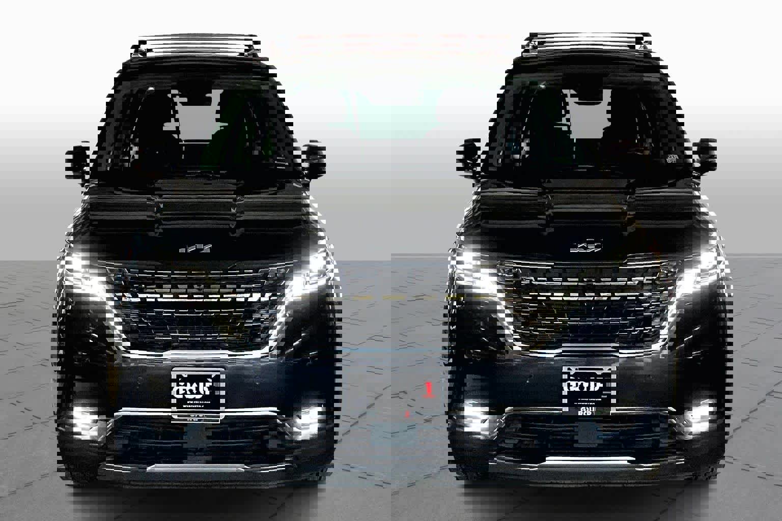 Used 2022 Kia Carnival SX Prestige image 3