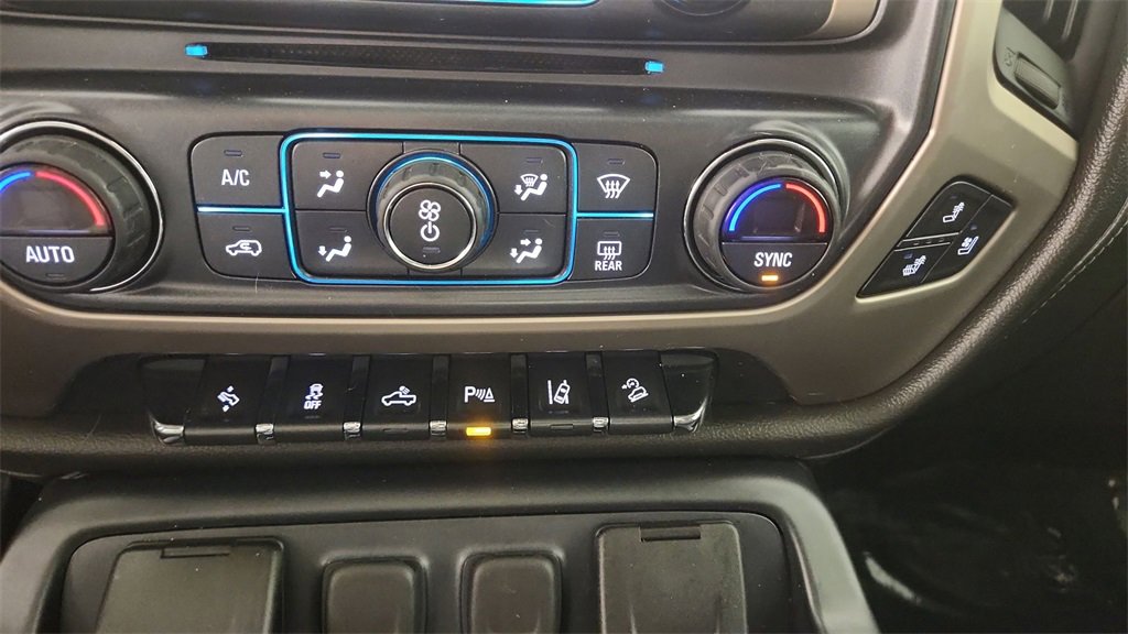 Used 2017 GMC Sierra 2500 Denali w/ Suspension Package, Off-Road image 19