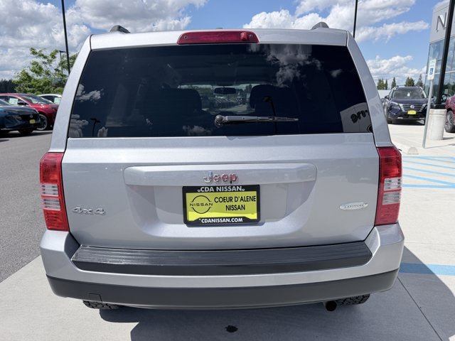 Used 2017 Jeep Patriot Latitude AWD/4WD image 8
