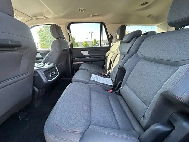 Used 2025 Ford Expedition Active AWD/4WD image 29