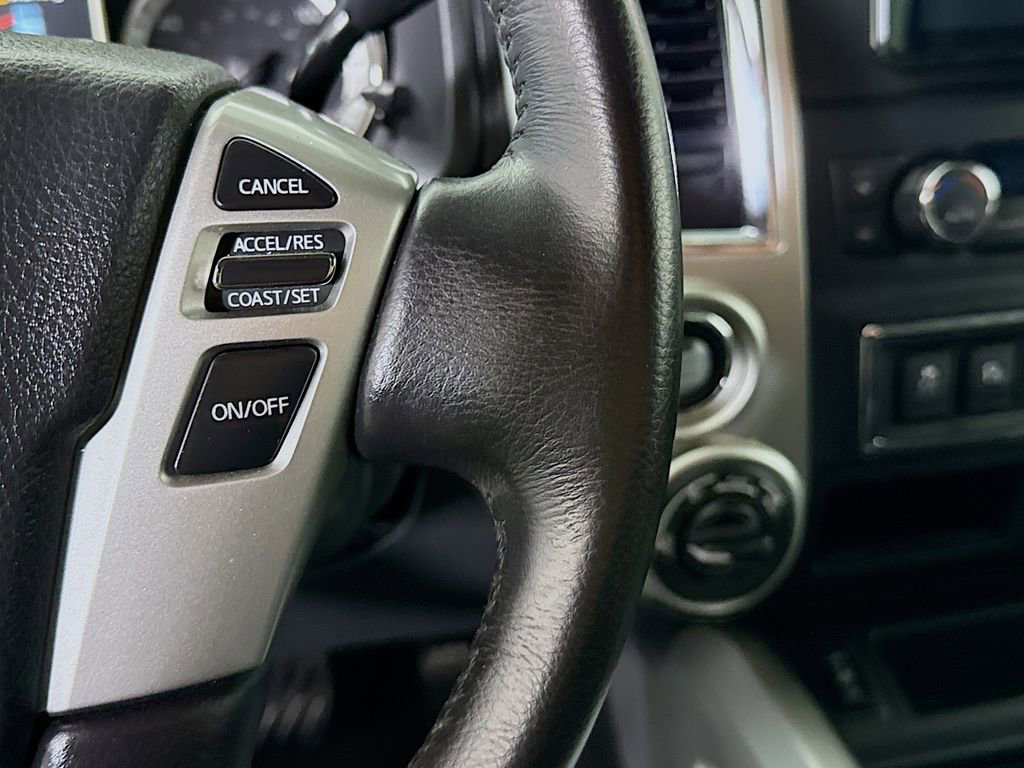 Used 2018 Nissan Titan SV w/ SV Convenience Package AWD/4WD image 23
