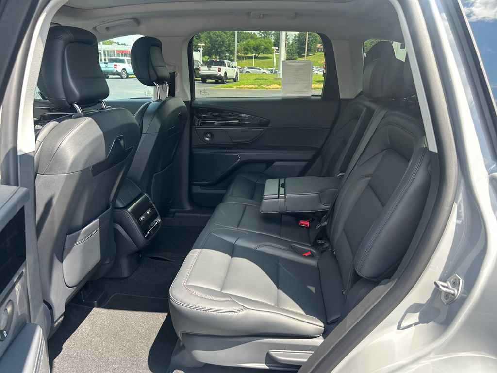New 2026 Lincoln Nautilus Premier w/ Equipment Group 102A AWD/4WD image 12