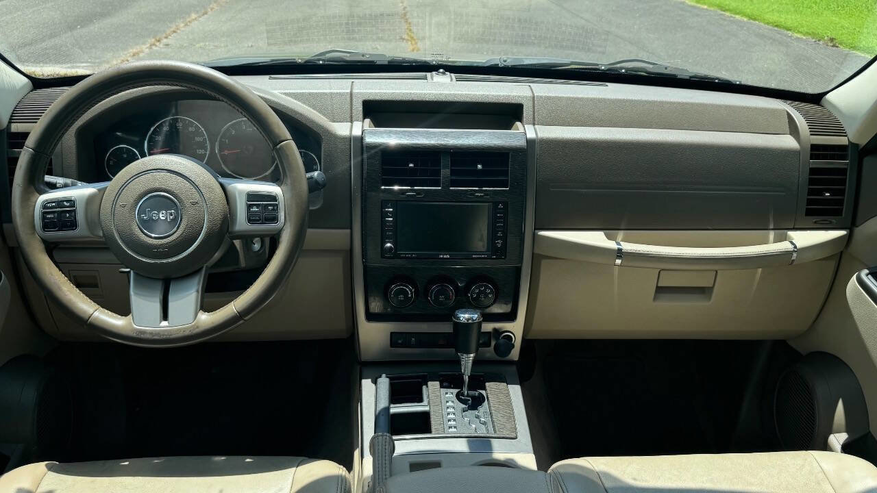 Used 2011 Jeep Liberty Limited image 11