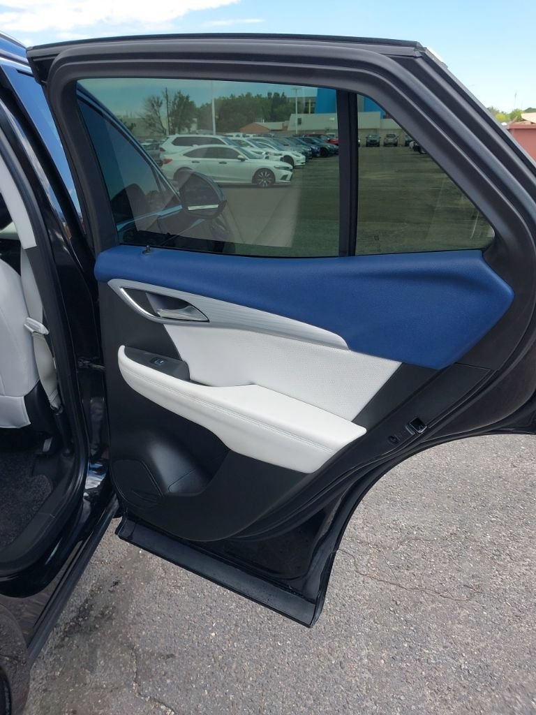 Used 2025 Buick Envision Avenir AWD/4WD image 7