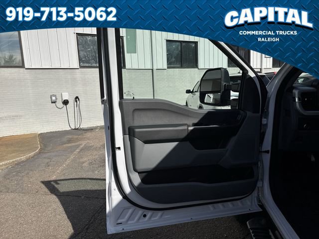 New 2026 Ford F350 XL w/ XL Chrome Package image 20
