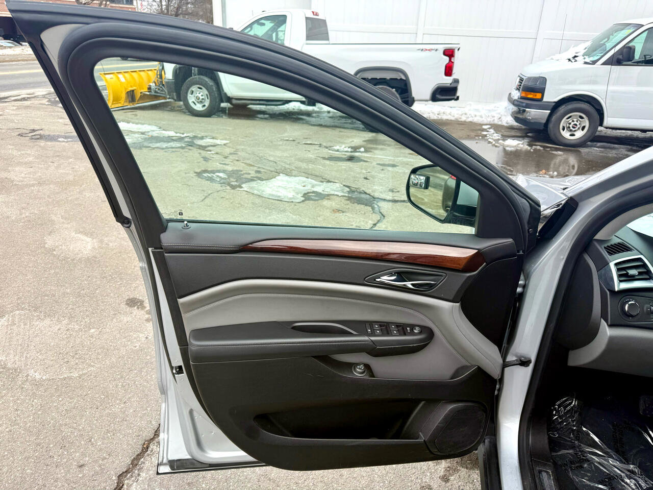 Used 2011 Cadillac SRX Luxury image 15