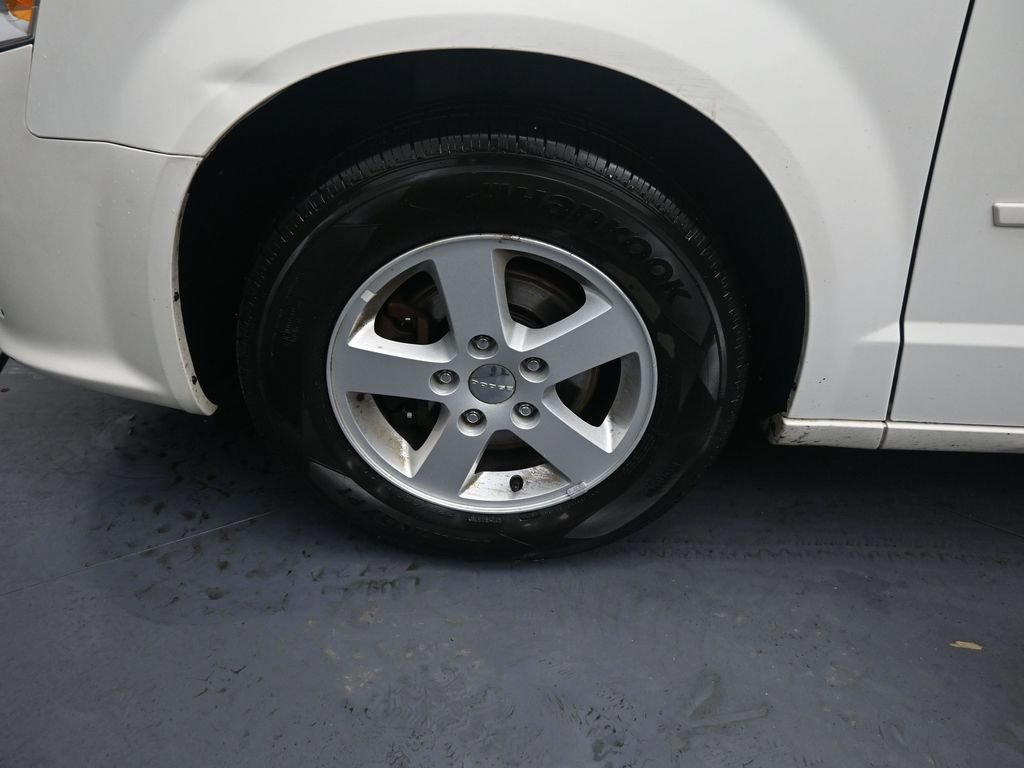 Used 2013 Dodge Grand Caravan SXT image 12