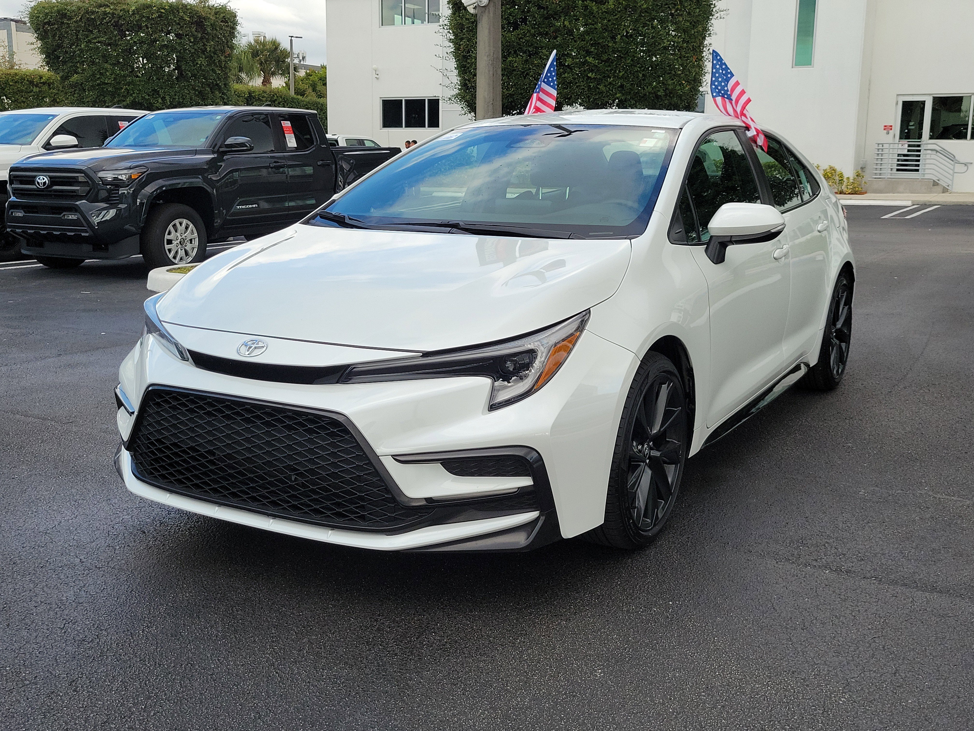 Used 2023 Toyota Corolla SE image 5