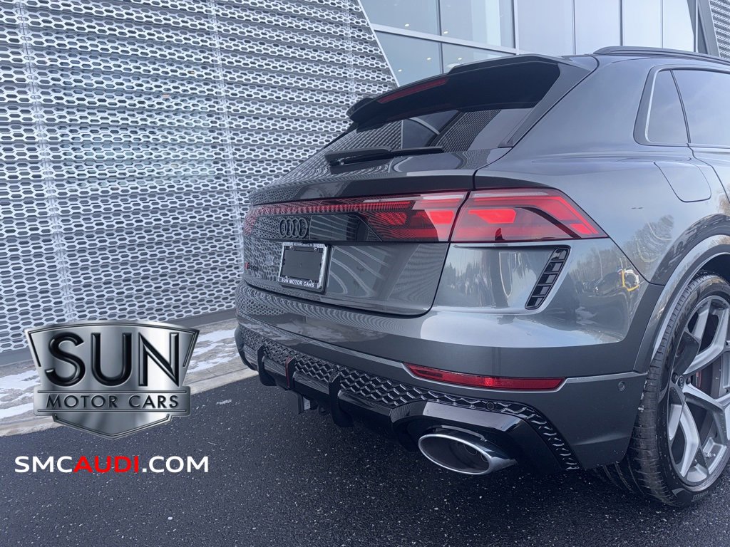 New 2025 Audi RS Q8 performance image 4