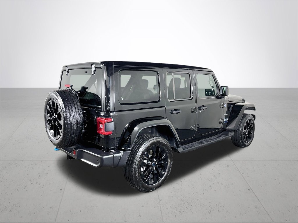 Used 2024 Jeep Wrangler Unlimited Sahara w/ Technology Group AWD/4WD image 7