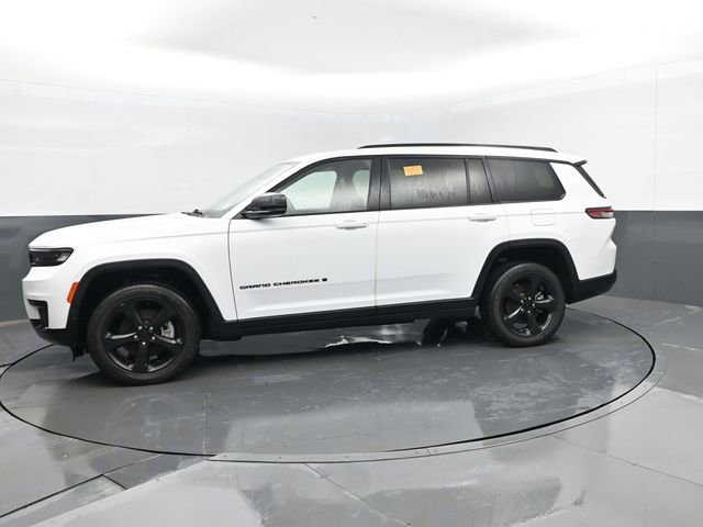 Used 2023 Jeep Grand Cherokee L Laredo image 5