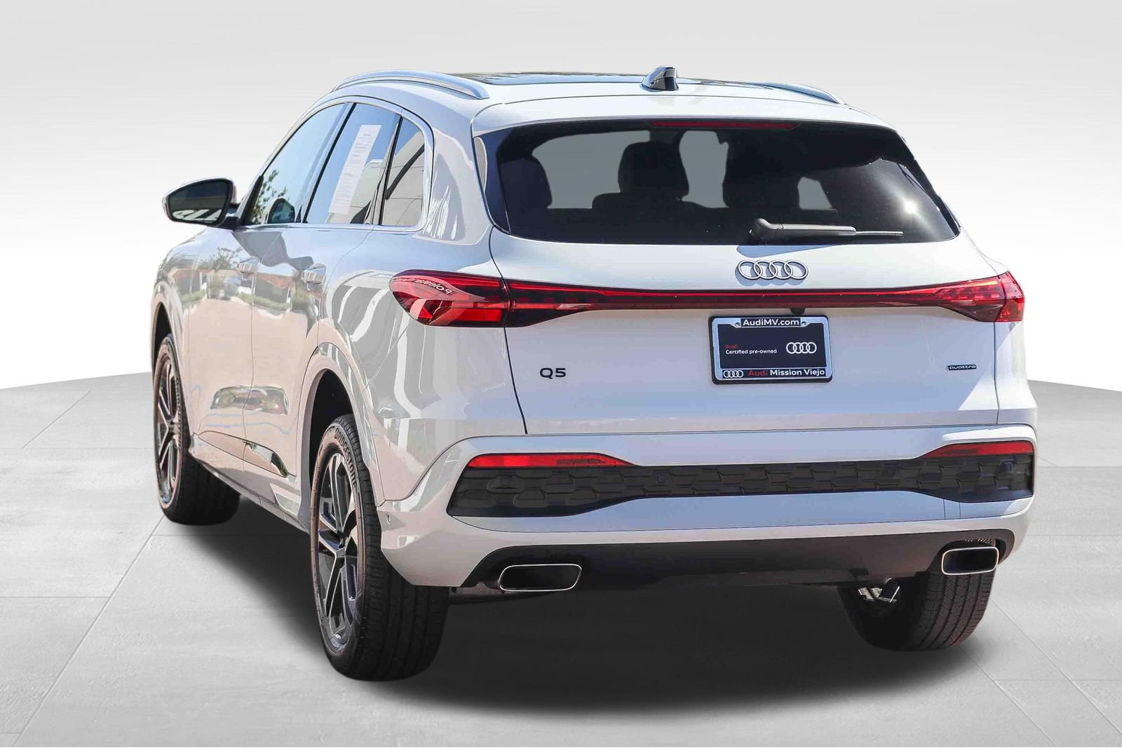 Certified 2025 Audi Q5 Premium w/ Convenience Package AWD/4WD image 5