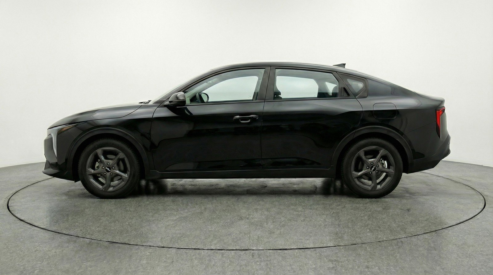 Used 2025 Kia K4 LXS FWD image 5