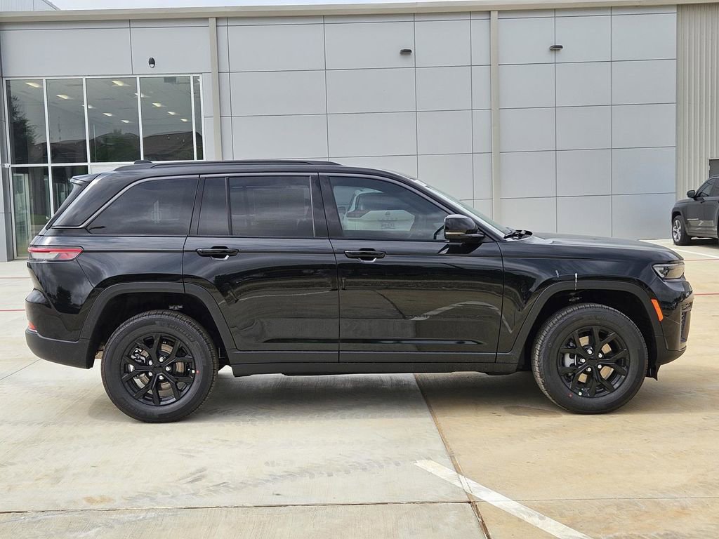 New 2026 Jeep Grand Cherokee Altitude RWD image 8