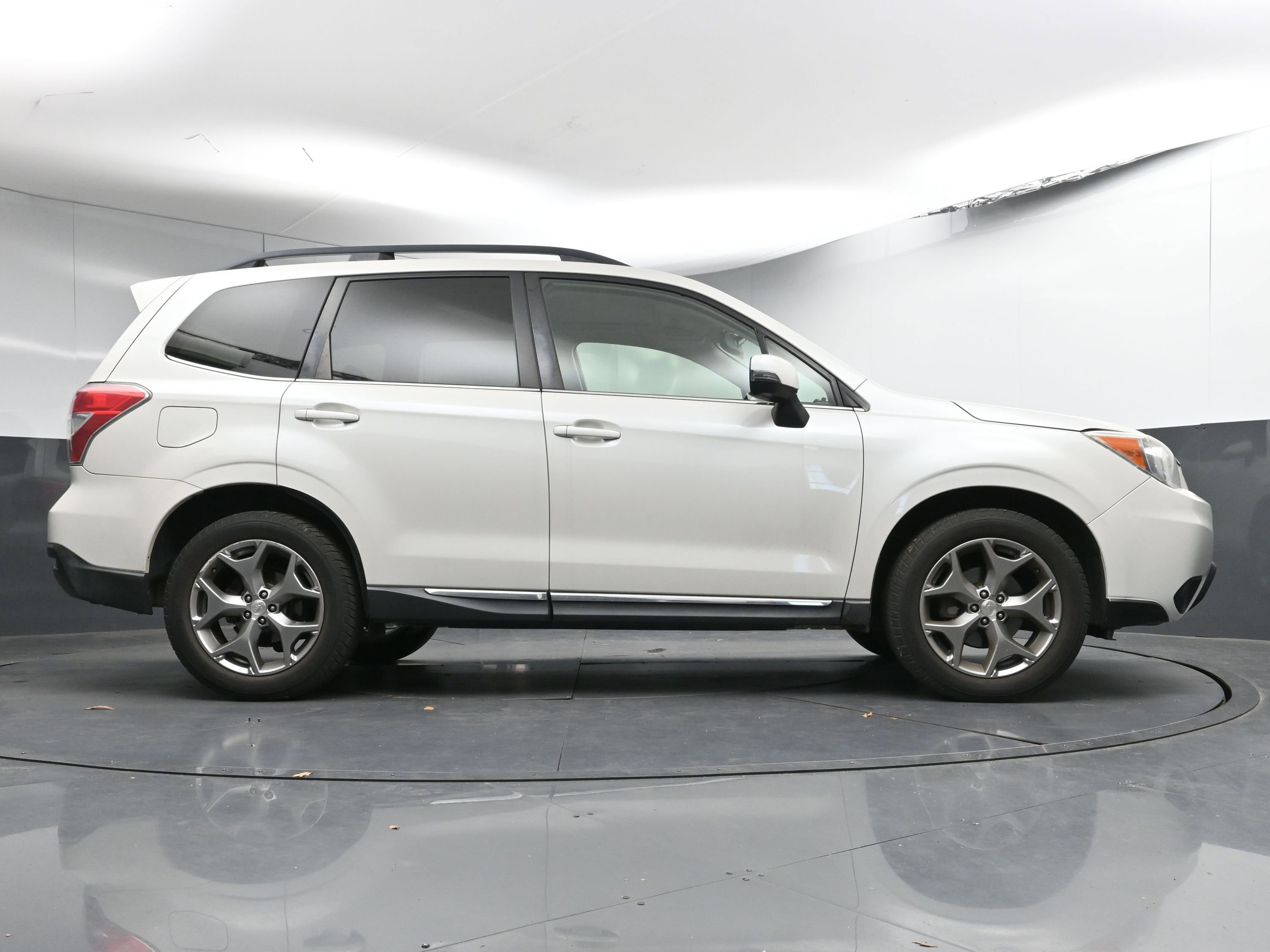 Used 2015 Subaru Forester 2.5i Touring w/ Eyesight & Navigation System image 24