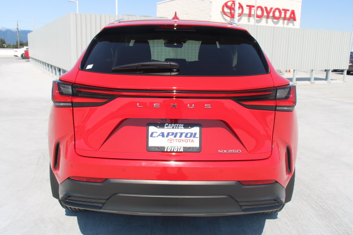 Used 2025 Lexus NX 250 FWD w/ Premium Package image 4